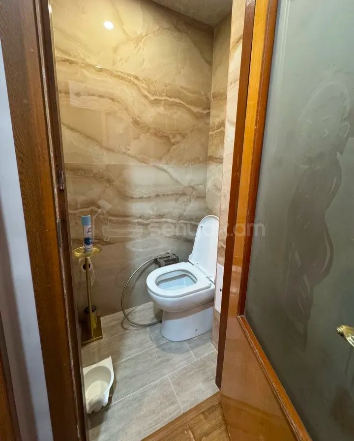 3 Սենյականոց Բնակարան, 75քմ, 2/9 հարկ, Նորմալ Վիճակում, Կահավորված