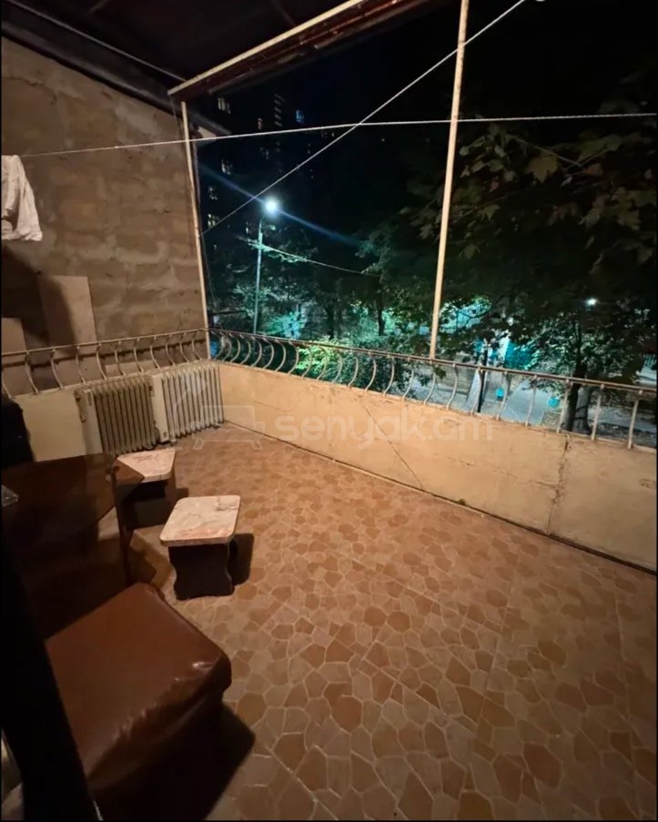 3 Սենյականոց Բնակարան, 75քմ, 2/9 հարկ, Նորմալ Վիճակում, Կահավորված