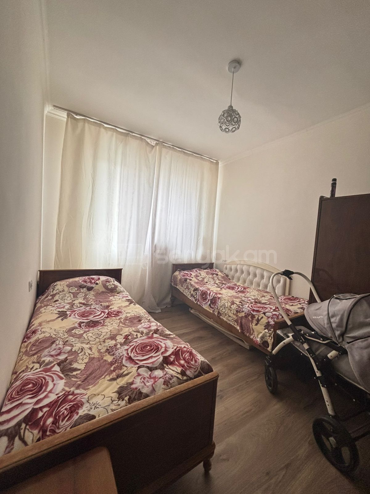 3 Սենյականոց Բնակարան Քարե Շենքում, 78քմ, 2/5 հարկ, Նորմալ Վիճակում