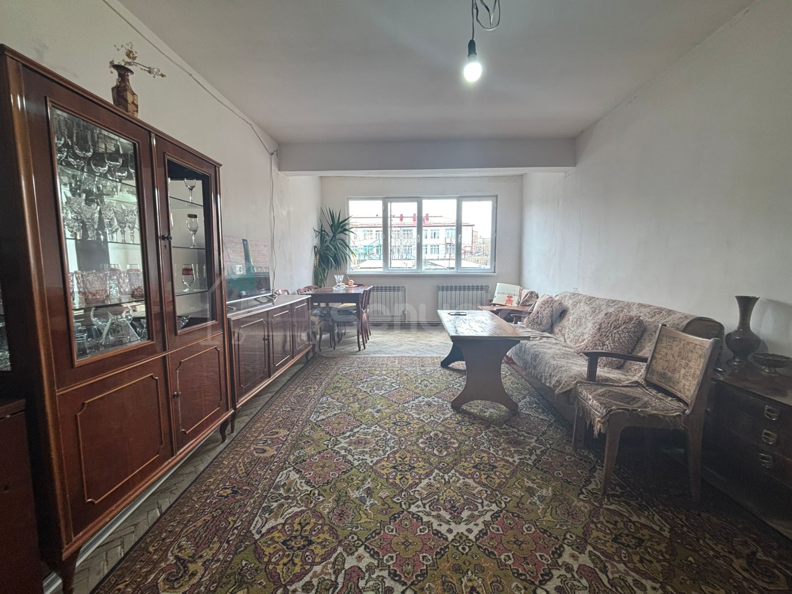 3 Սենյականոց Բնակարան Քարե Շենքում, 78քմ, 2/5 հարկ, Նորմալ Վիճակում