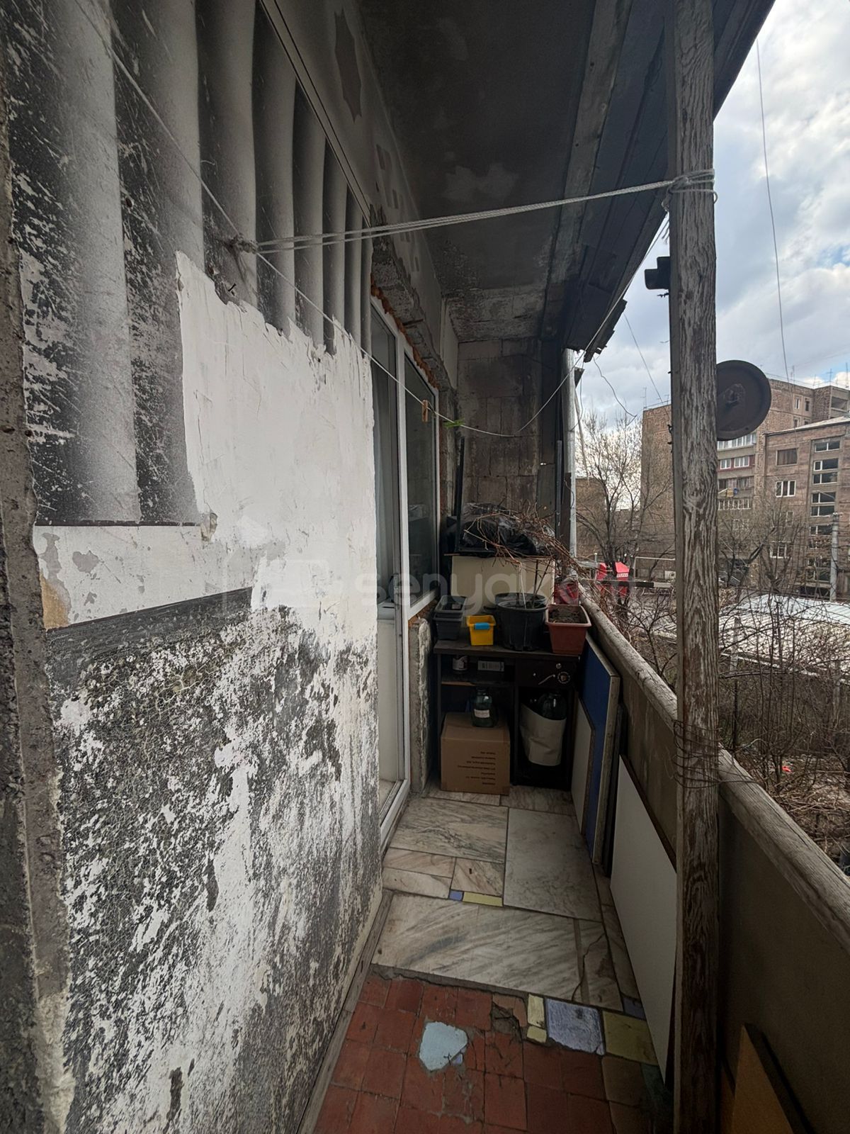 3 Սենյականոց Բնակարան Քարե Շենքում, 78քմ, 2/5 հարկ, Նորմալ Վիճակում