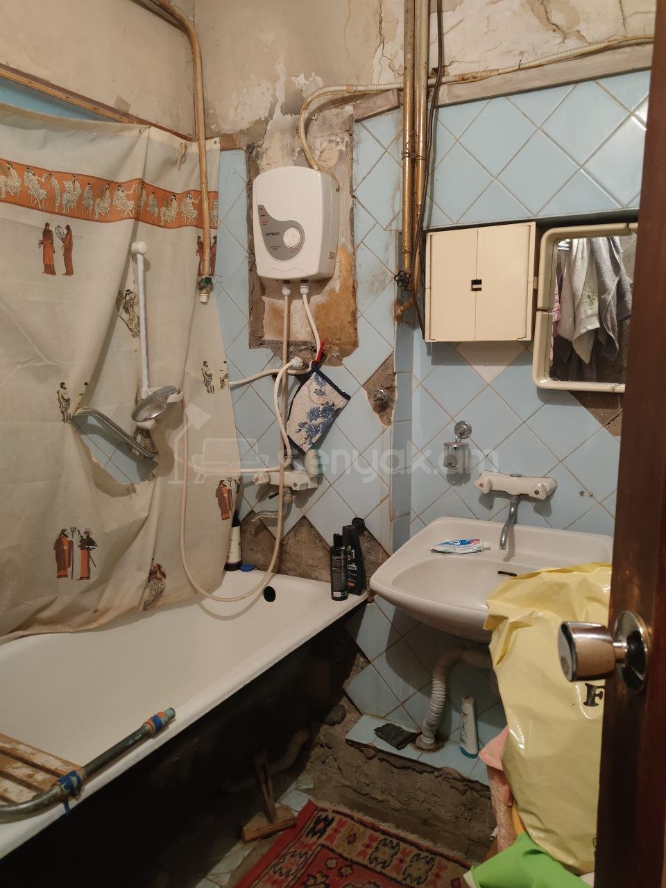 3 Սենյականոց Բնակարան Քարե Շենքում, 76քմ, 1/5 հարկ, Կոսմետիկ Վերանորոգված