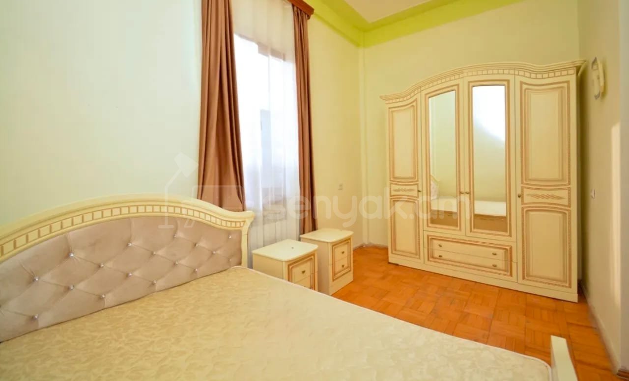 2 Սենյականոց Բնակարան Քարե Շենքում, 60քմ, 3/3 հարկ, Կապիտալ Վերանորոգված