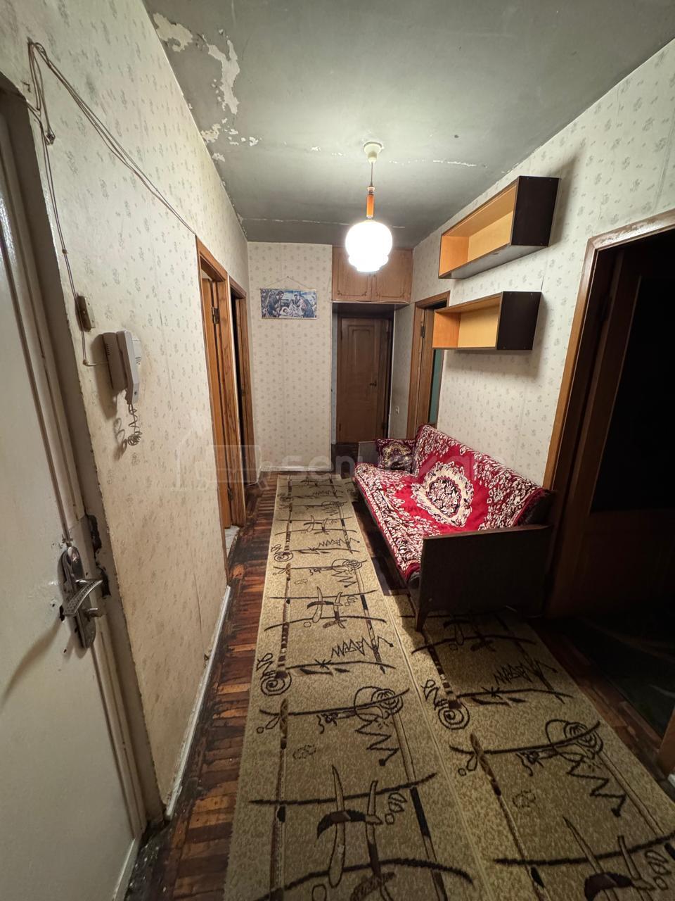 4 Սենյականոց Բնակարան, 96քմ, 3/9 հարկ, Նորմալ Վիճակում, Կահավորված, Արևկող