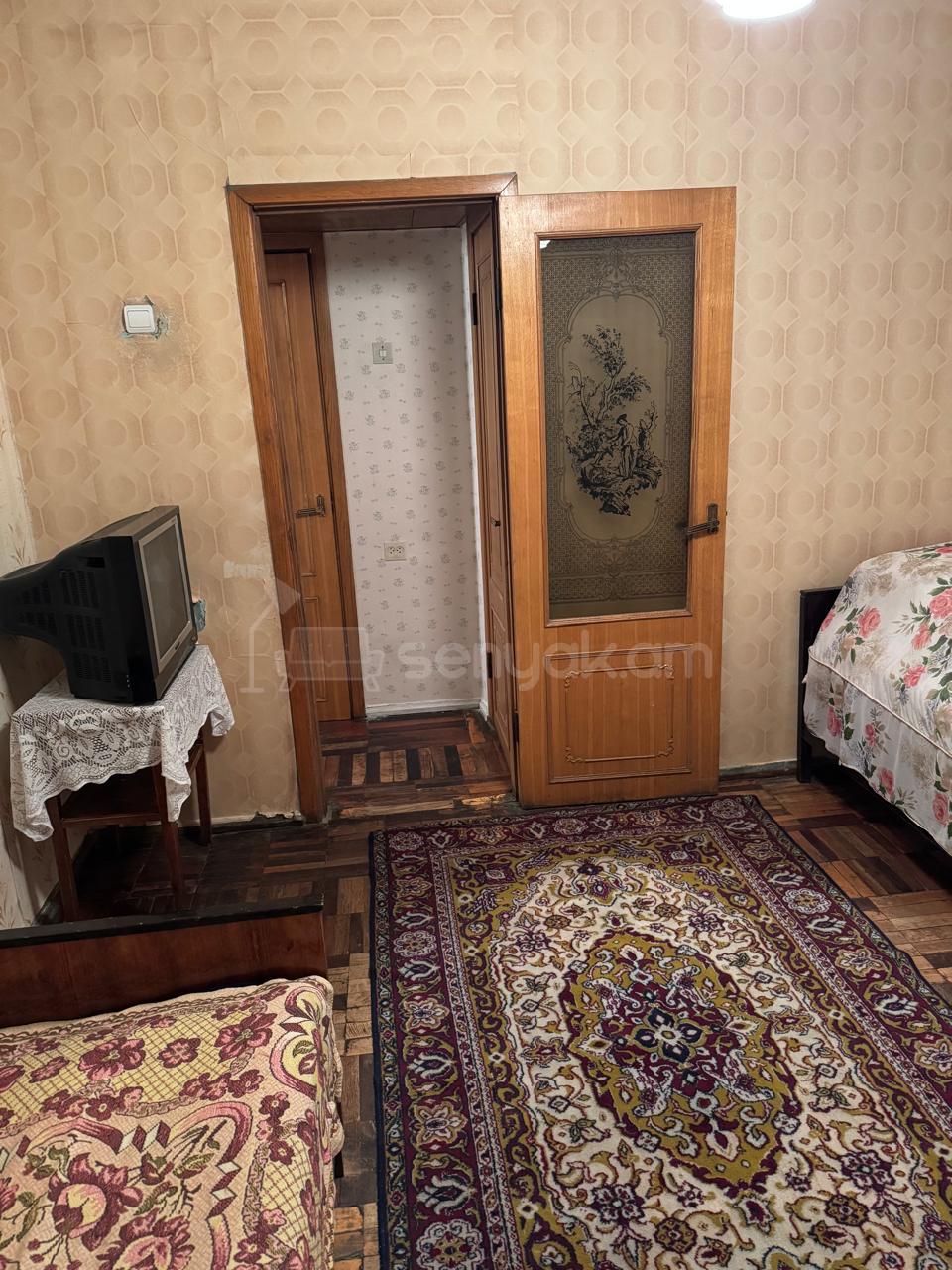 4 Սենյականոց Բնակարան, 96քմ, 3/9 հարկ, Նորմալ Վիճակում, Կահավորված, Արևկող