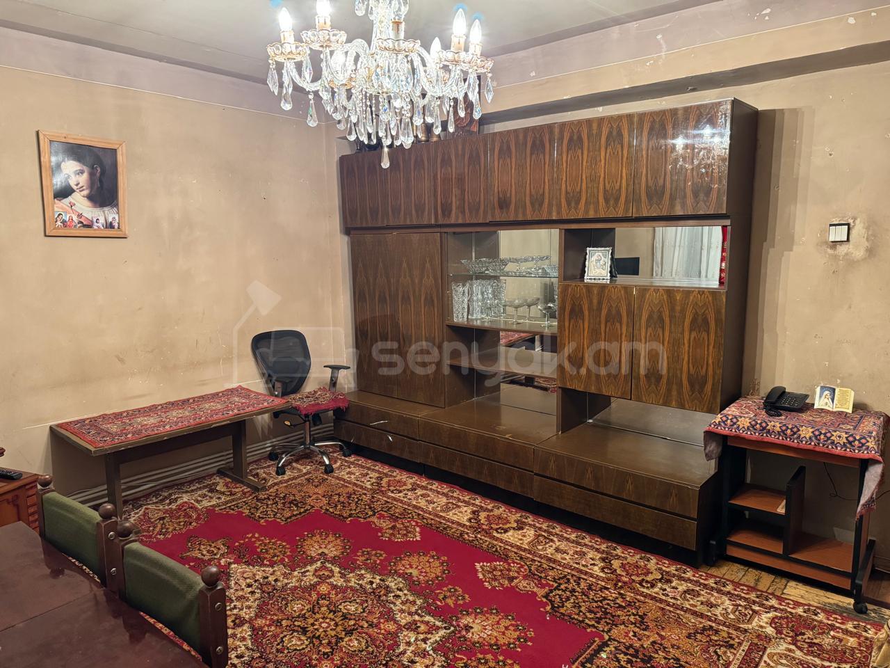 4 Սենյականոց Բնակարան, 96քմ, 3/9 հարկ, Նորմալ Վիճակում, Կահավորված, Արևկող