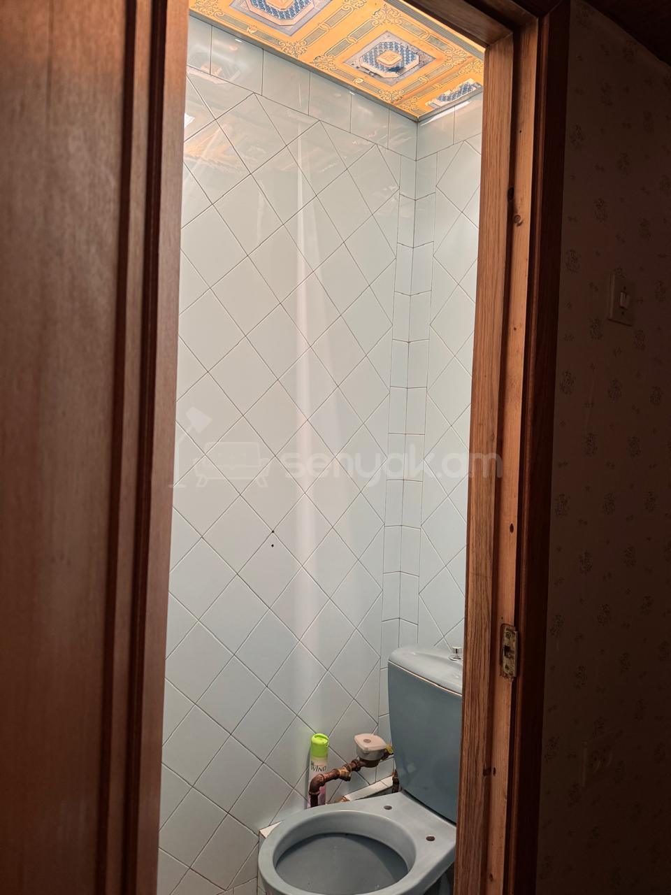 4 Սենյականոց Բնակարան, 96քմ, 3/9 հարկ, Նորմալ Վիճակում, Կահավորված, Արևկող