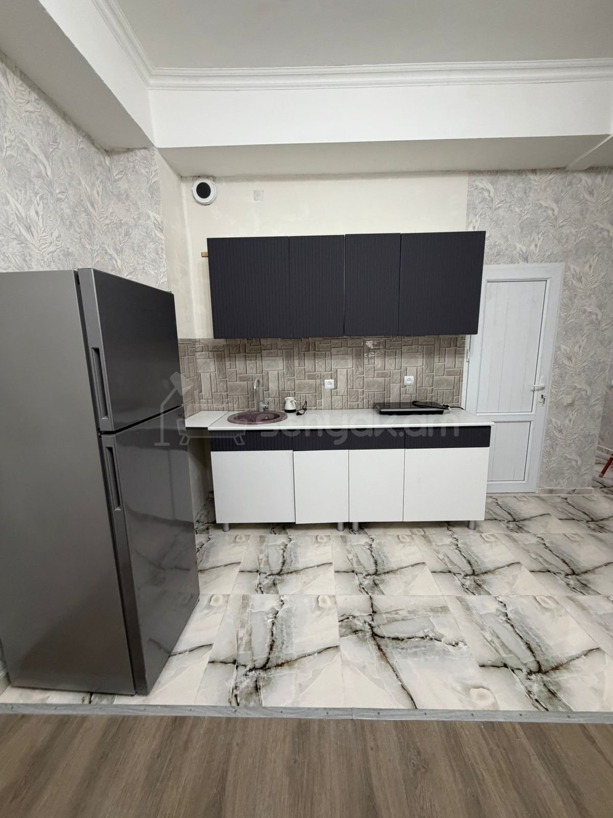 2 Սենյականոց Բնակարան Նորակառույցում, 42քմ, 9/9 հարկ, Կապիտալ Վերանորոգված, Կահավորված, Արևկող