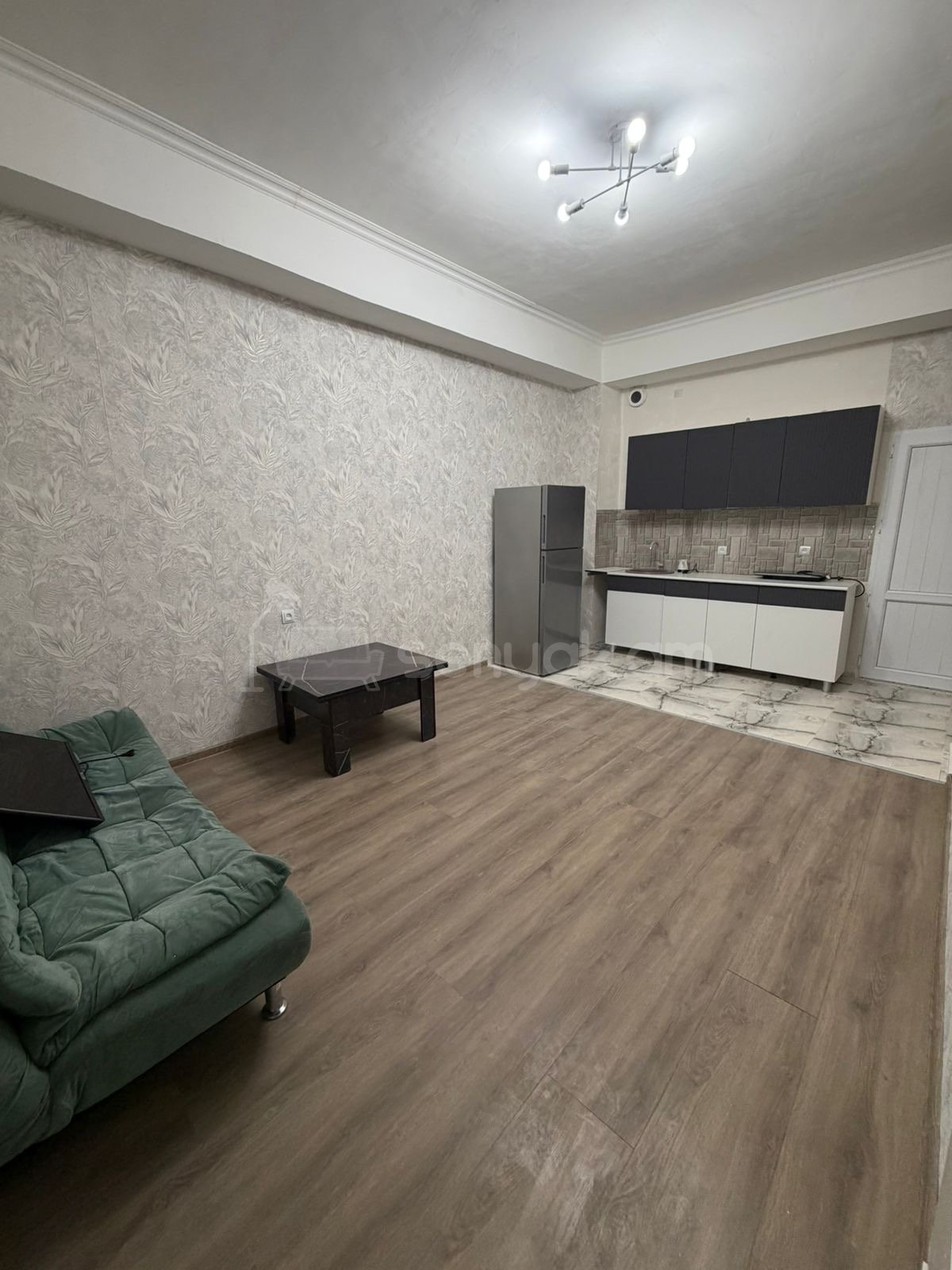 2 Սենյականոց Բնակարան Նորակառույցում, 42քմ, 9/9 հարկ, Կապիտալ Վերանորոգված, Կահավորված, Արևկող