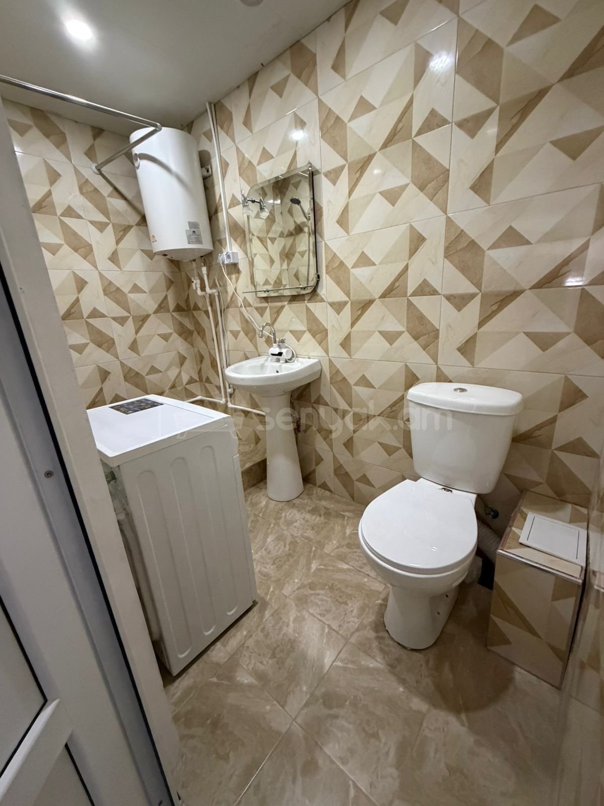 2 Սենյականոց Բնակարան Նորակառույցում, 42քմ, 9/9 հարկ, Կապիտալ Վերանորոգված, Կահավորված, Արևկող