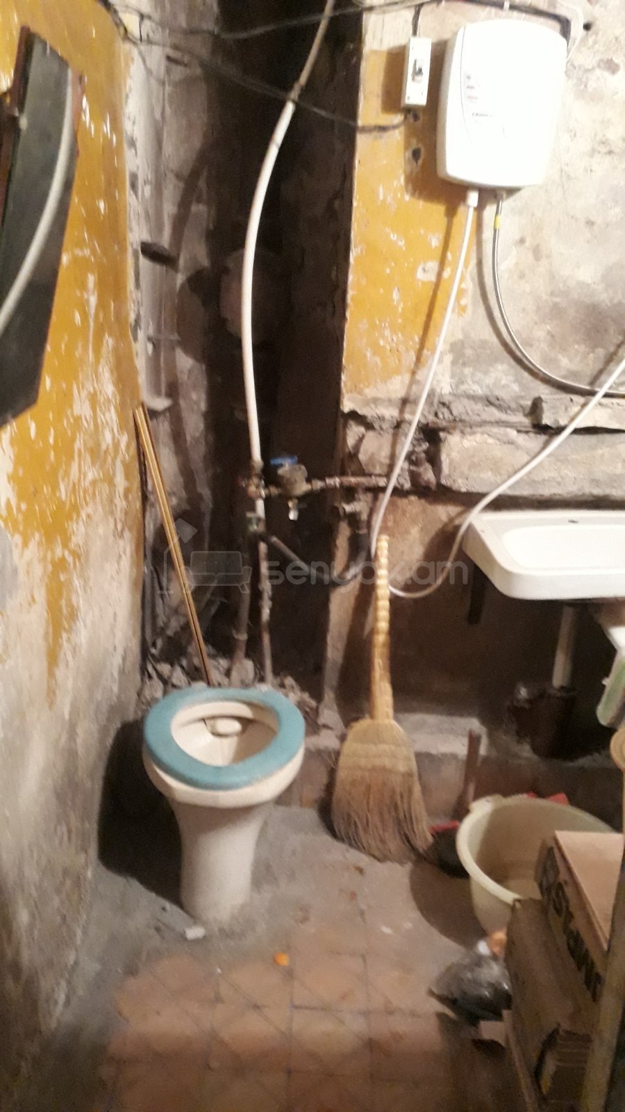 2 Սենյականոց Բնակարան Քարե Շենքում, 44քմ, 3/4 հարկ, Պետական Վիճակում