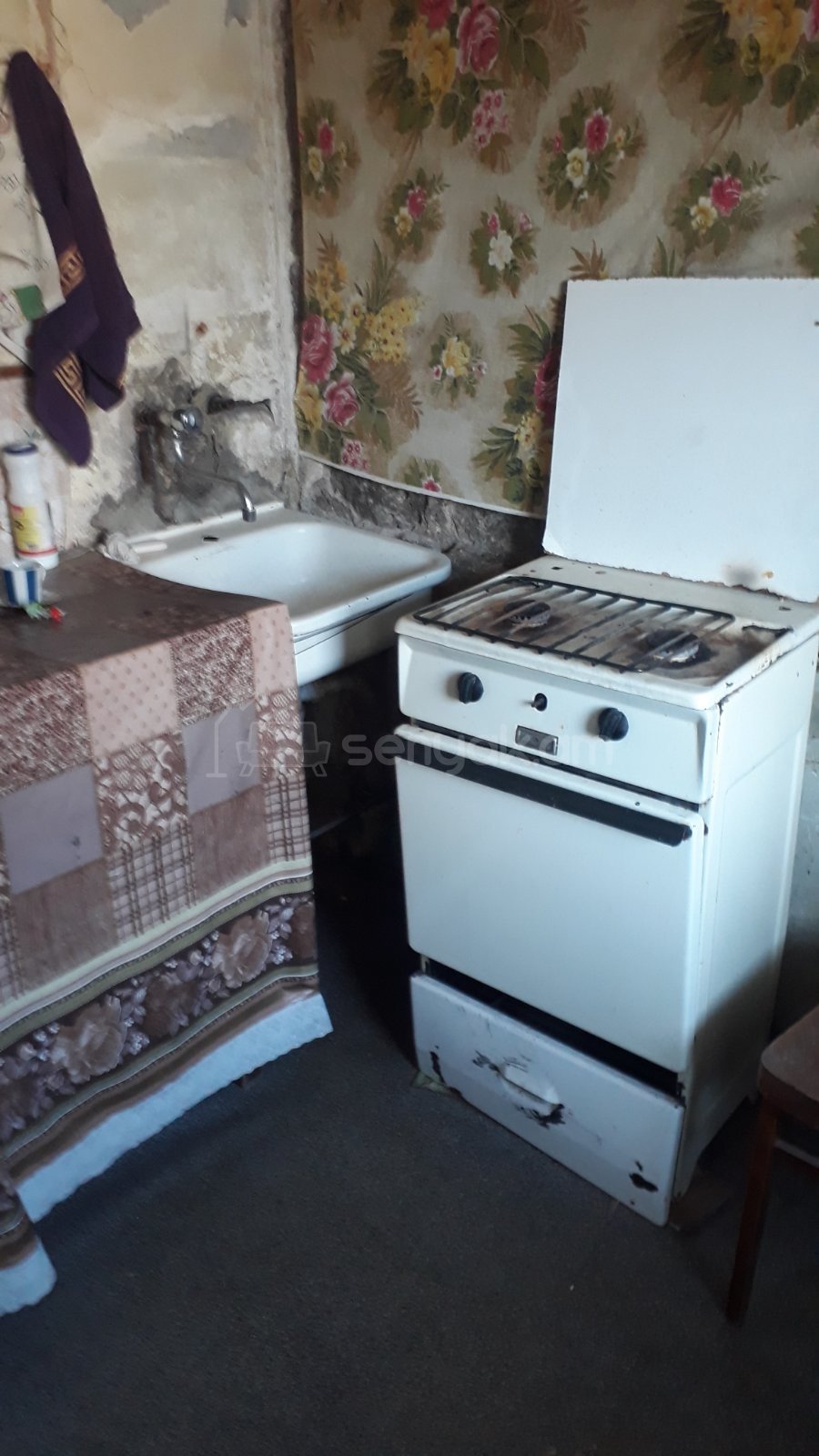 2 Սենյականոց Բնակարան Քարե Շենքում, 44քմ, 3/4 հարկ, Պետական Վիճակում