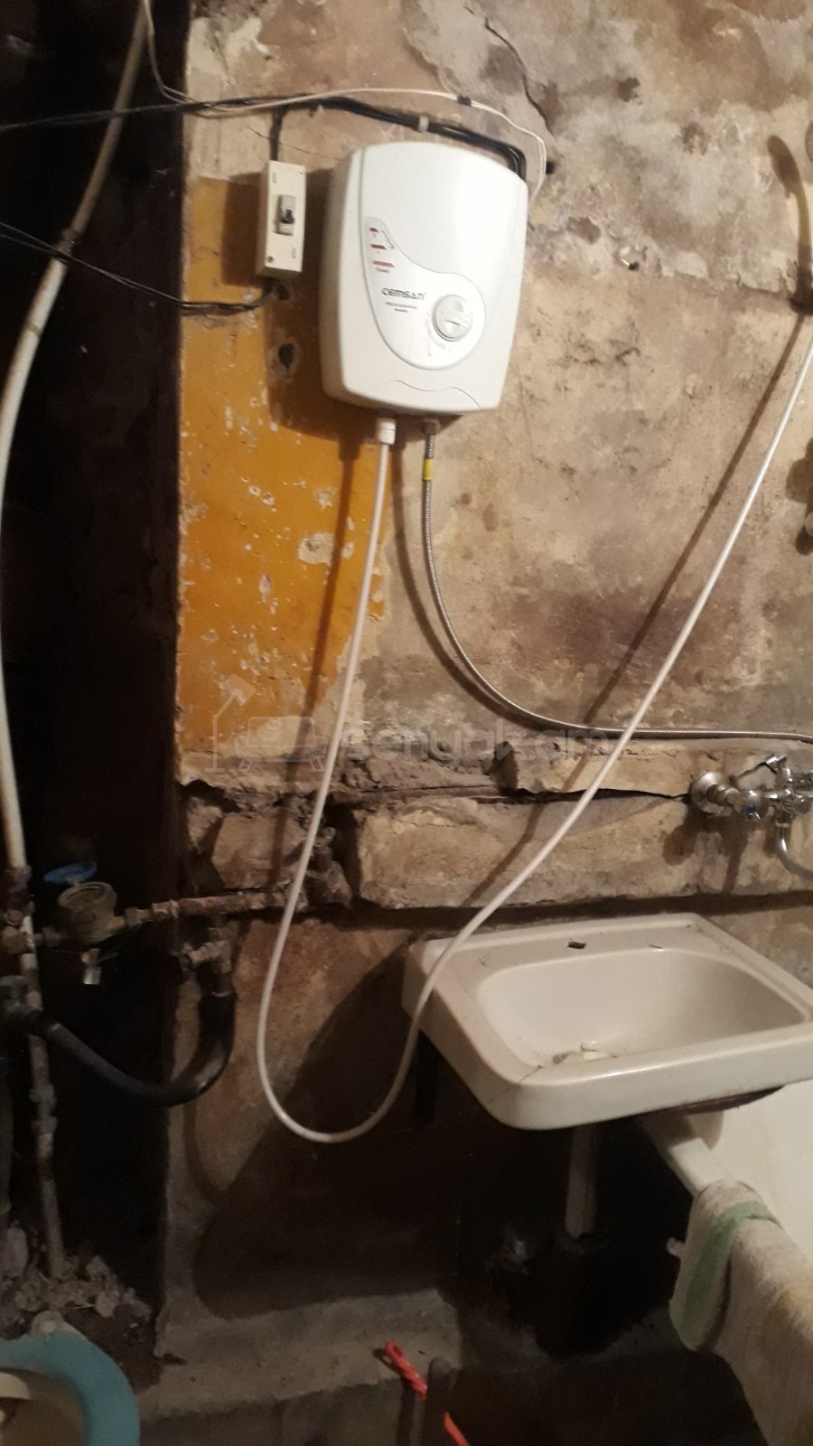 2 Սենյականոց Բնակարան Քարե Շենքում, 44քմ, 3/4 հարկ, Պետական Վիճակում