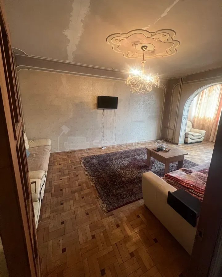 2 Սենյականոց Բնակարան Քարե Շենքում, 52քմ, 3/5 հարկ, Նորմալ Վիճակում, Կահավորված