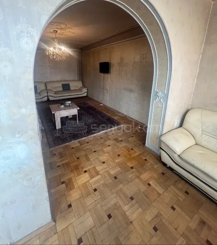 2 Սենյականոց Բնակարան Քարե Շենքում, 52քմ, 3/5 հարկ, Նորմալ Վիճակում, Կահավորված