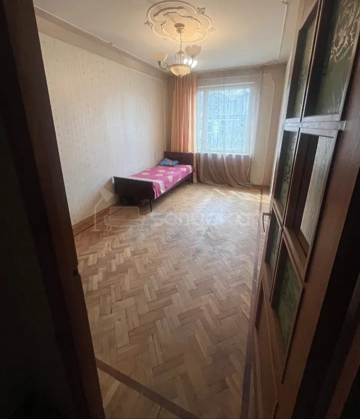 2 Սենյականոց Բնակարան Քարե Շենքում, 52քմ, 3/5 հարկ, Նորմալ Վիճակում, Կահավորված