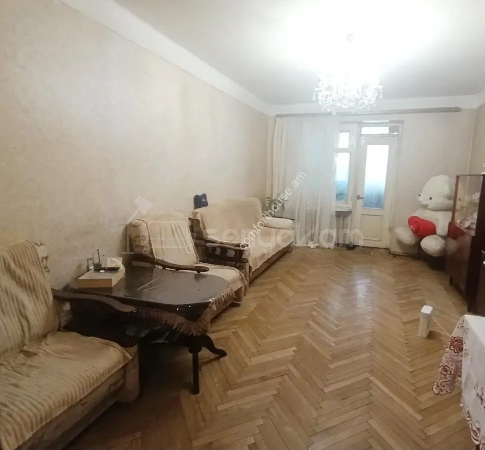 3 Սենյականոց Բնակարան Քարե Շենքում, 79քմ, 1/5 հարկ, Պետական Վիճակում