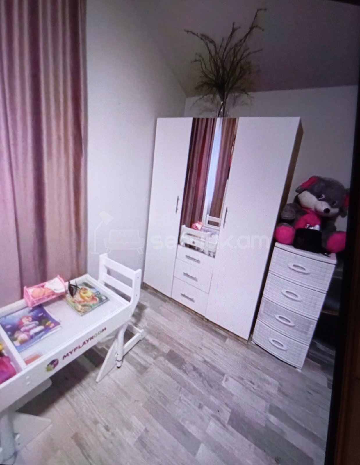 2 Սենյականոց Բնակարան Նորակառույց Քարե Շենքում, 42քմ, 3/3 հարկ, Կապիտալ Վերանորոգված