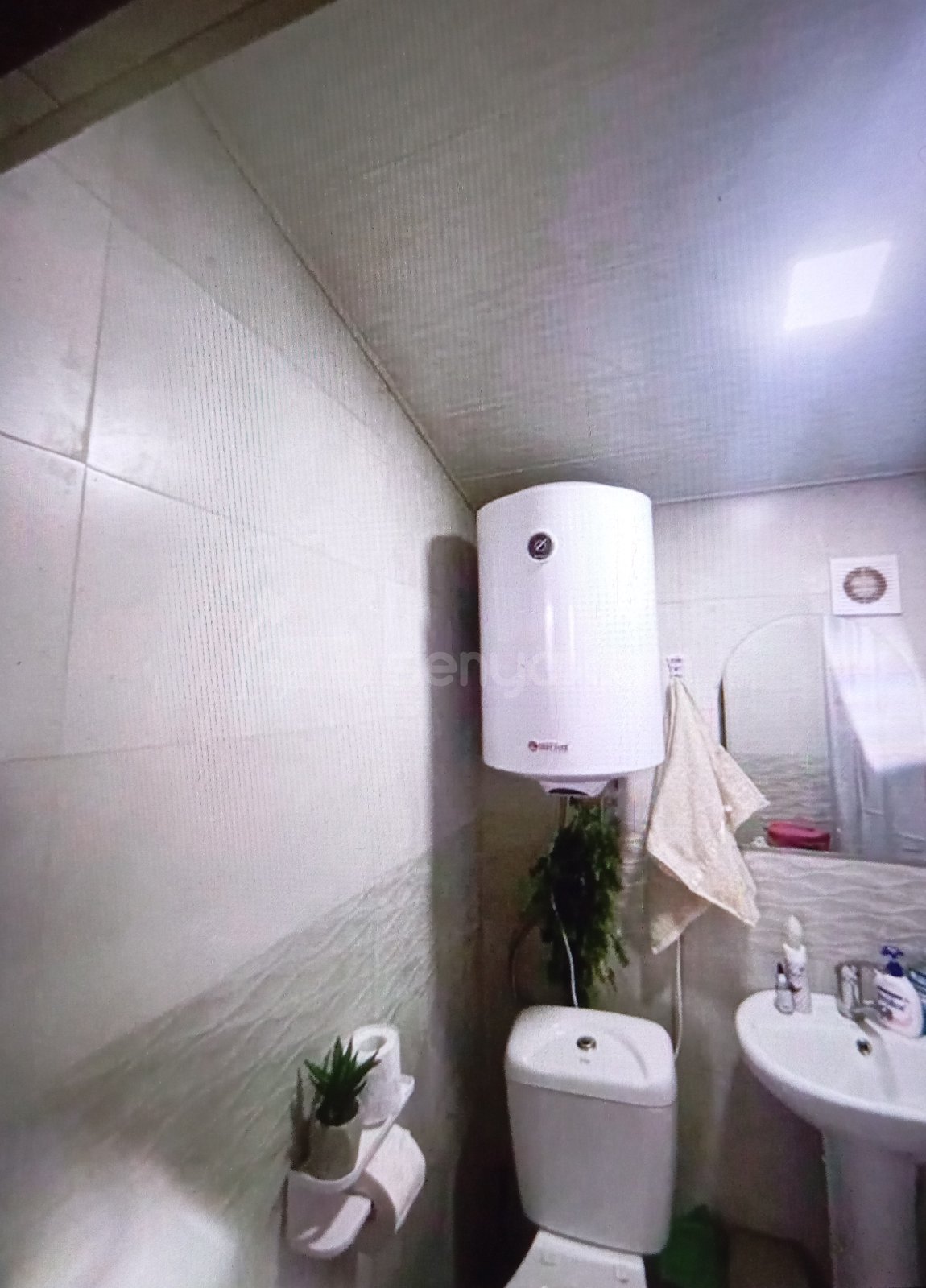 2 Սենյականոց Բնակարան Նորակառույց Քարե Շենքում, 42քմ, 3/3 հարկ, Կապիտալ Վերանորոգված