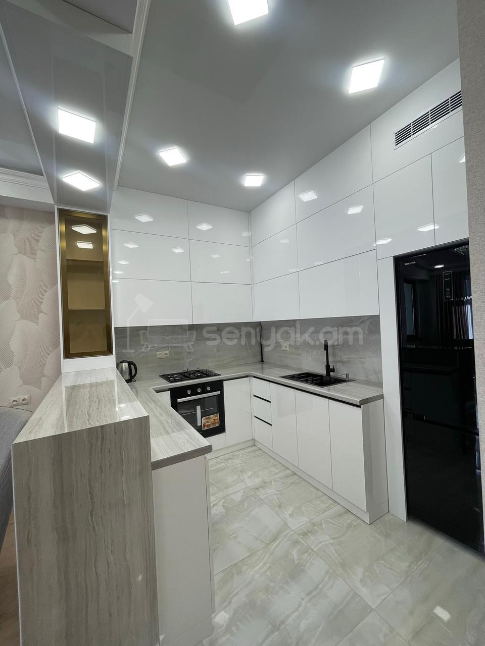 3 Սենյականոց Բնակարան Նորակառույցում, 80քմ, 2/5 հարկ, Կապիտալ Վերանորոգված, Կահավորված, Արևկող