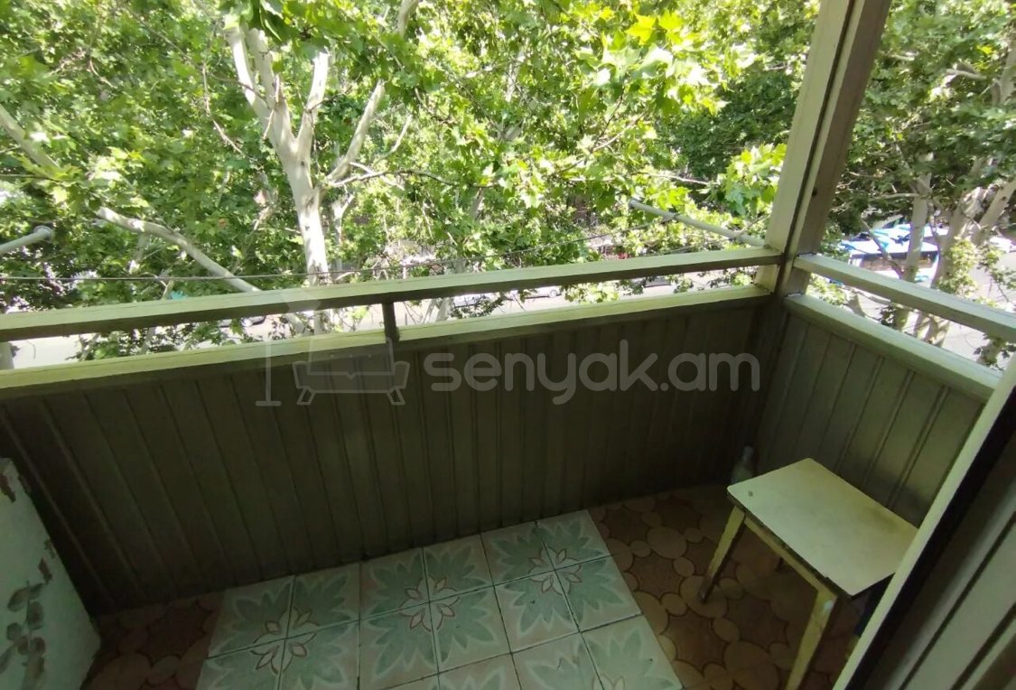 2 Սենյականոց Բնակարան Քարե Շենքում, 42քմ, 4/4 հարկ, Նորմալ Վիճակում, Կահավորված