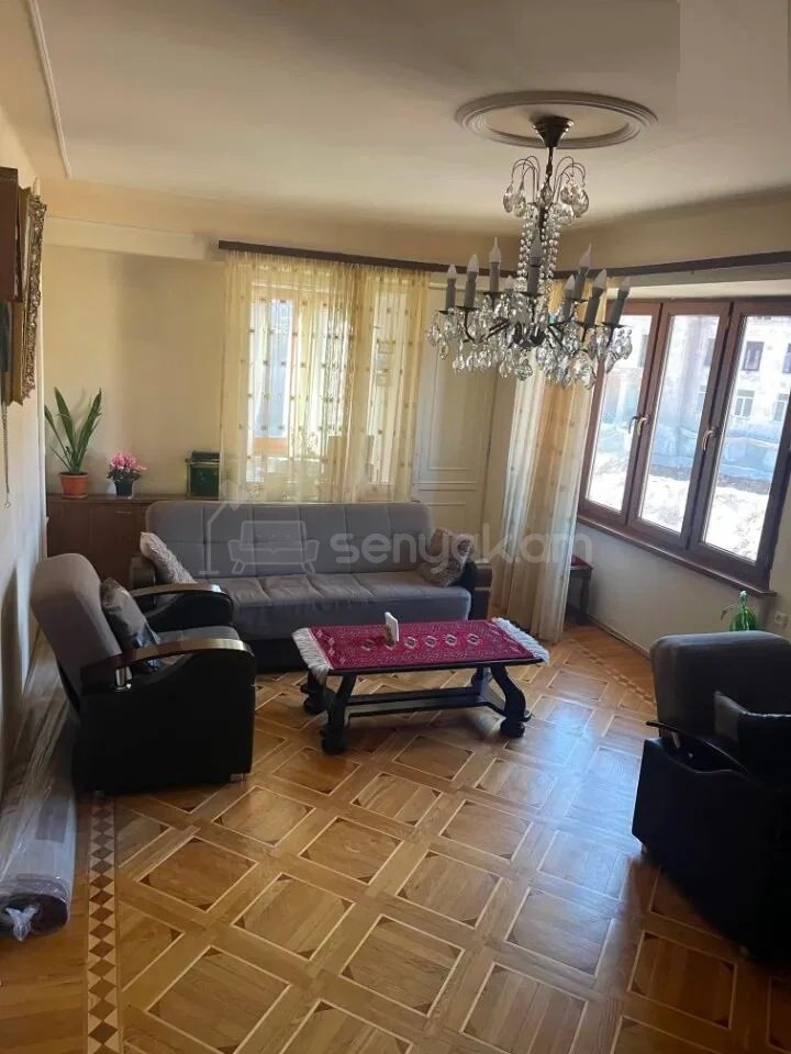 3 Սենյականոց Բնակարան, 110քմ, 7/9 հարկ, Նորմալ Վիճակում