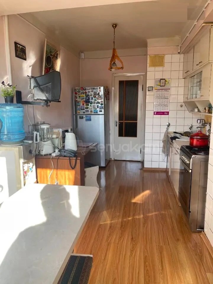 3 Սենյականոց Բնակարան, 110քմ, 7/9 հարկ, Նորմալ Վիճակում