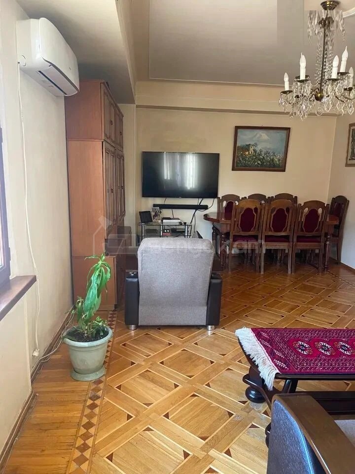 3 Սենյականոց Բնակարան, 110քմ, 7/9 հարկ, Նորմալ Վիճակում