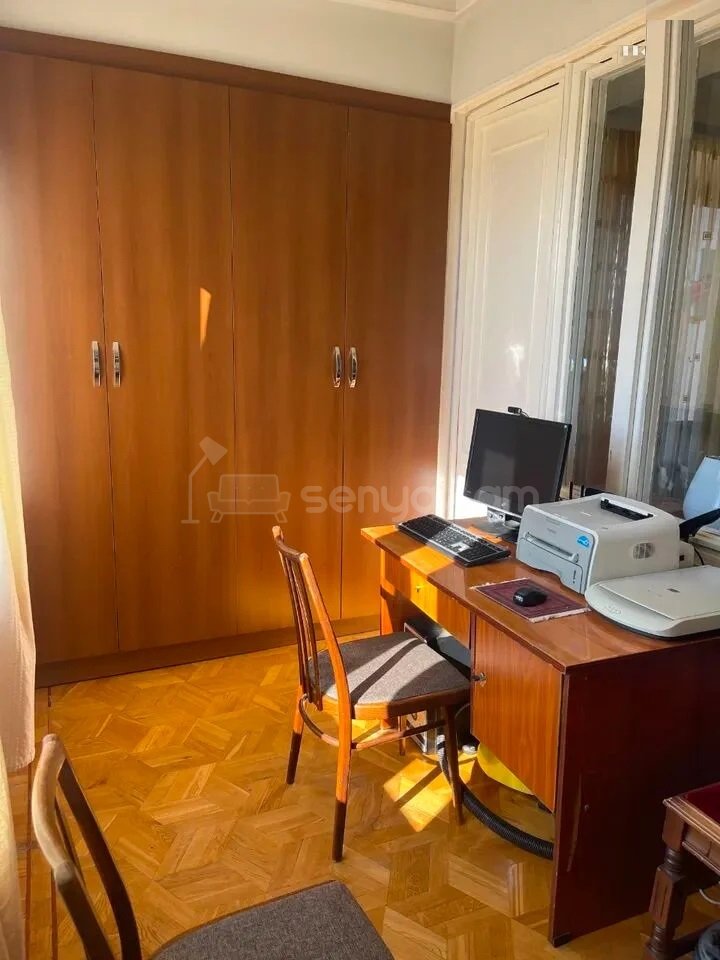 3 Սենյականոց Բնակարան, 110քմ, 7/9 հարկ, Նորմալ Վիճակում