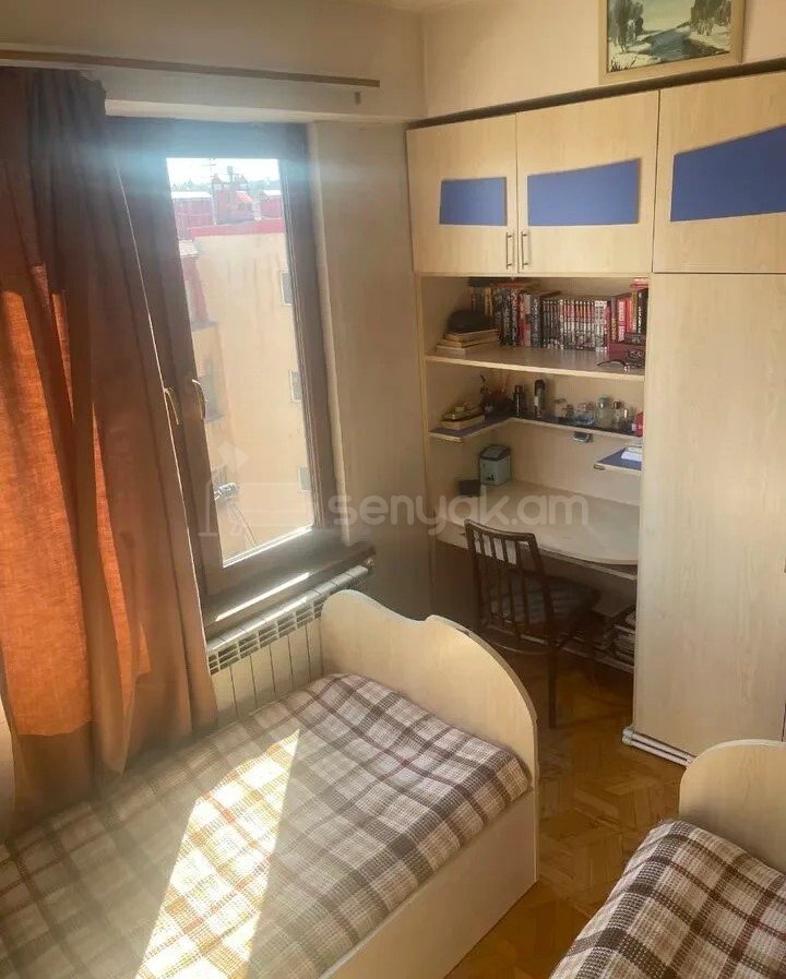 3 Սենյականոց Բնակարան, 110քմ, 7/9 հարկ, Նորմալ Վիճակում