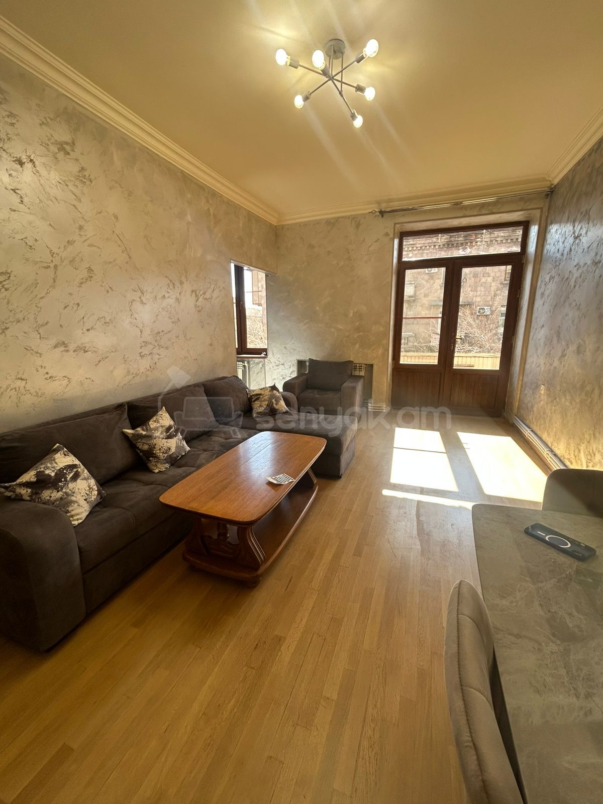 2 Սենյականոց Բնակարան Քարե Շենքում, 46քմ, 3/5 հարկ, Կապիտալ Վերանորոգված, Կահավորված, Արևկող