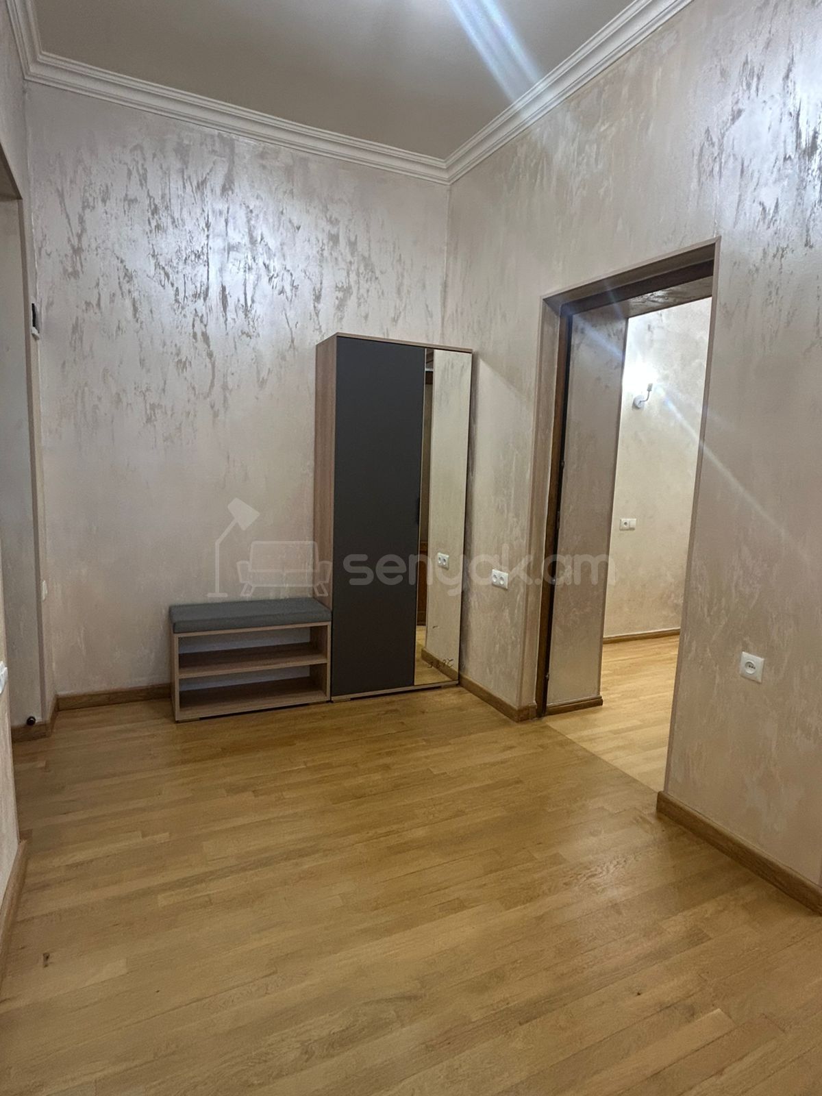 2 Սենյականոց Բնակարան Քարե Շենքում, 46քմ, 3/5 հարկ, Կապիտալ Վերանորոգված, Կահավորված, Արևկող