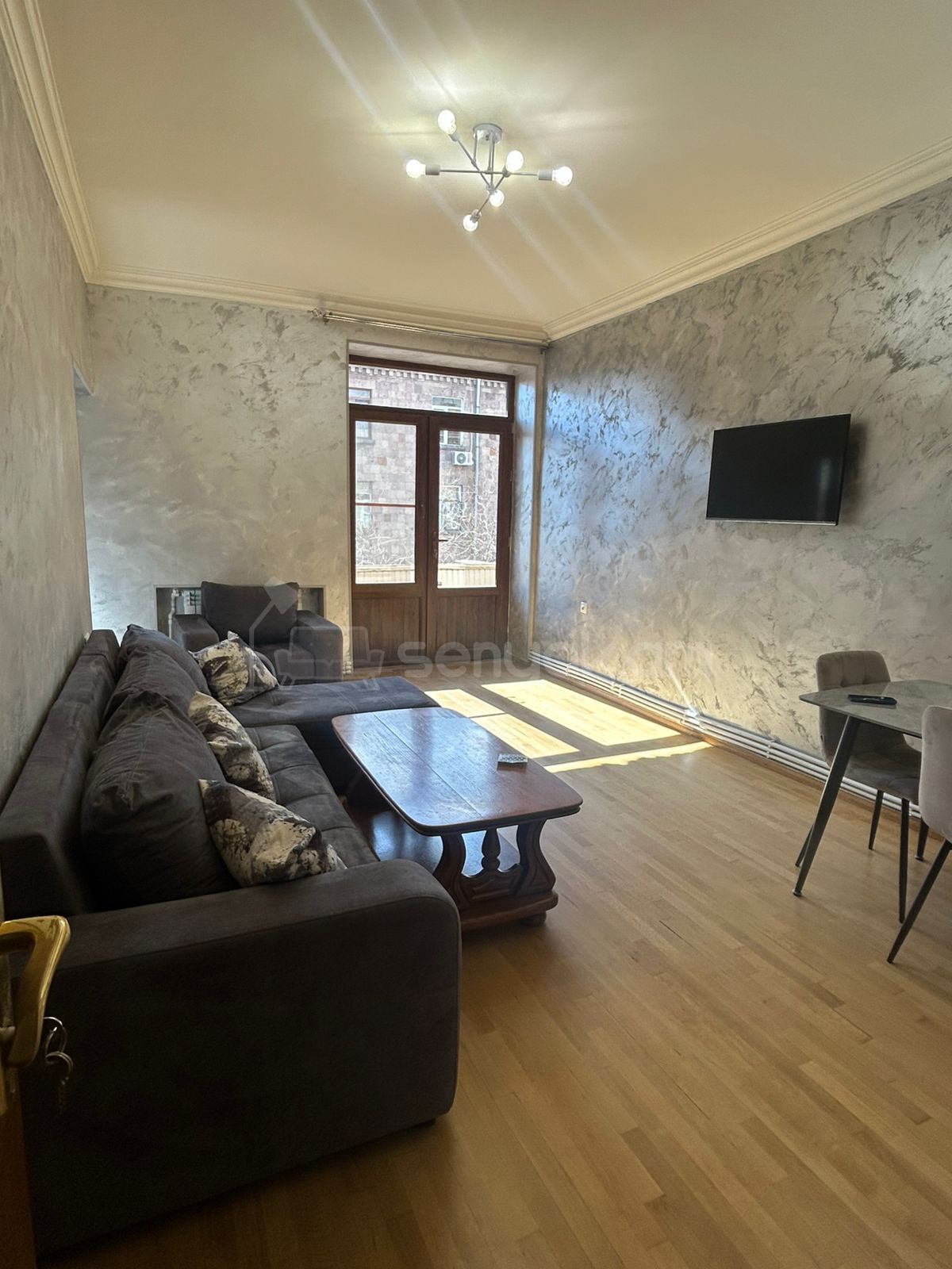 2 Սենյականոց Բնակարան Քարե Շենքում, 46քմ, 3/5 հարկ, Կապիտալ Վերանորոգված, Կահավորված, Արևկող