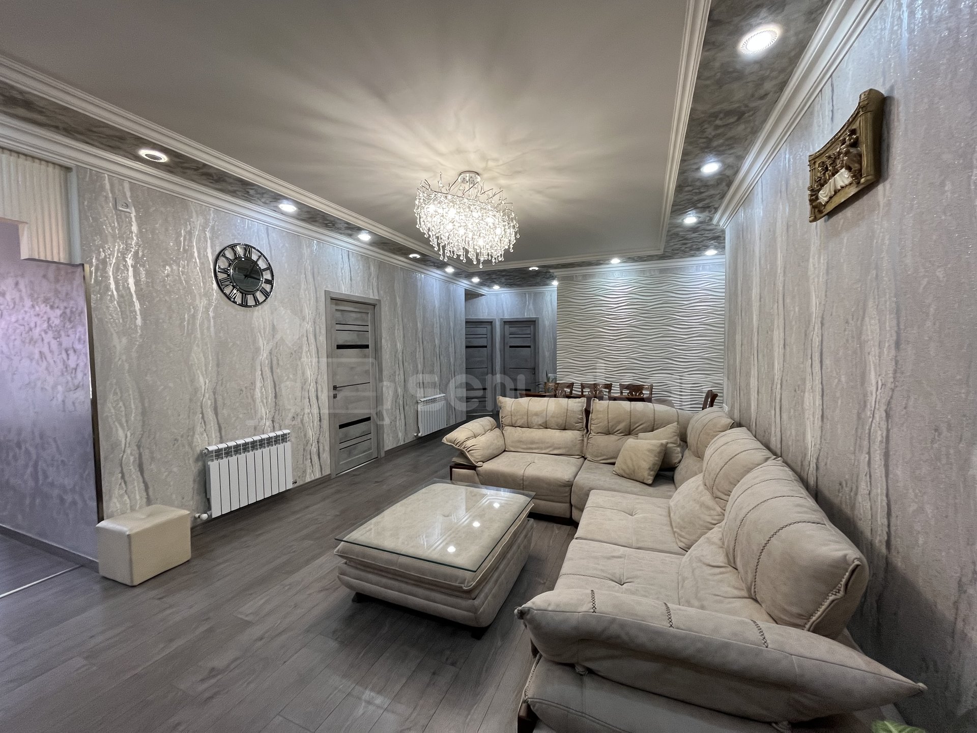 4 Սենյականոց Բնակարան Նորակառույց Քարե Շենքում, 93քմ, 4/5 հարկ, Կապիտալ Վերանորոգված