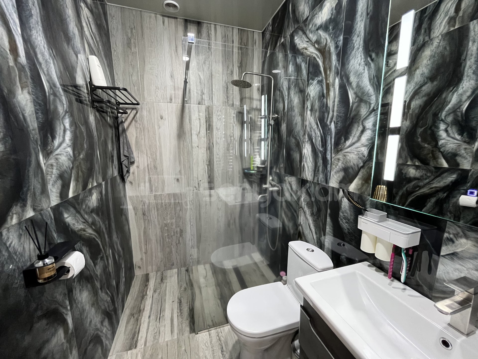 4 Սենյականոց Բնակարան Նորակառույց Քարե Շենքում, 93քմ, 4/5 հարկ, Կապիտալ Վերանորոգված