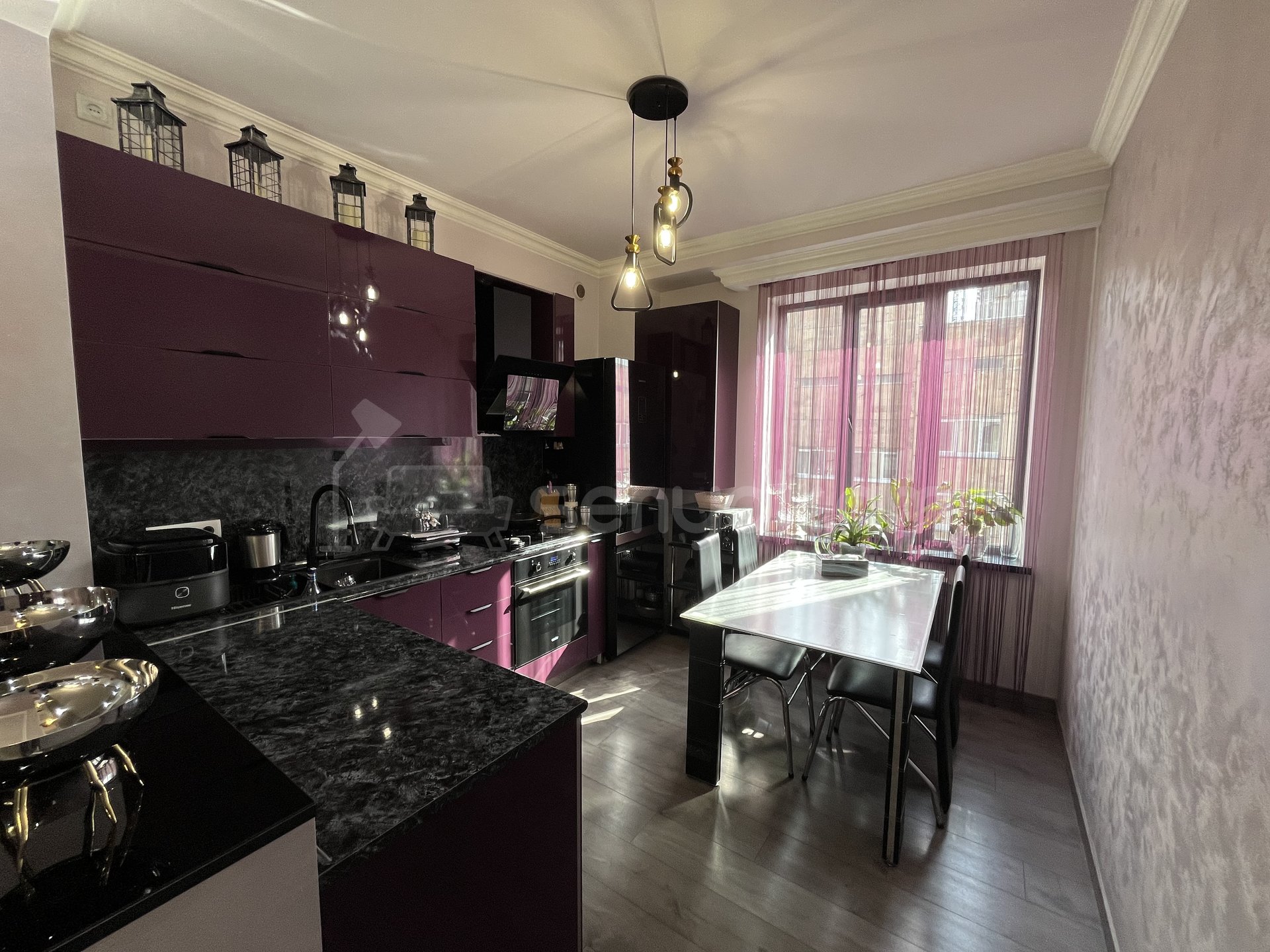 4 Սենյականոց Բնակարան Նորակառույց Քարե Շենքում, 93քմ, 4/5 հարկ, Կապիտալ Վերանորոգված