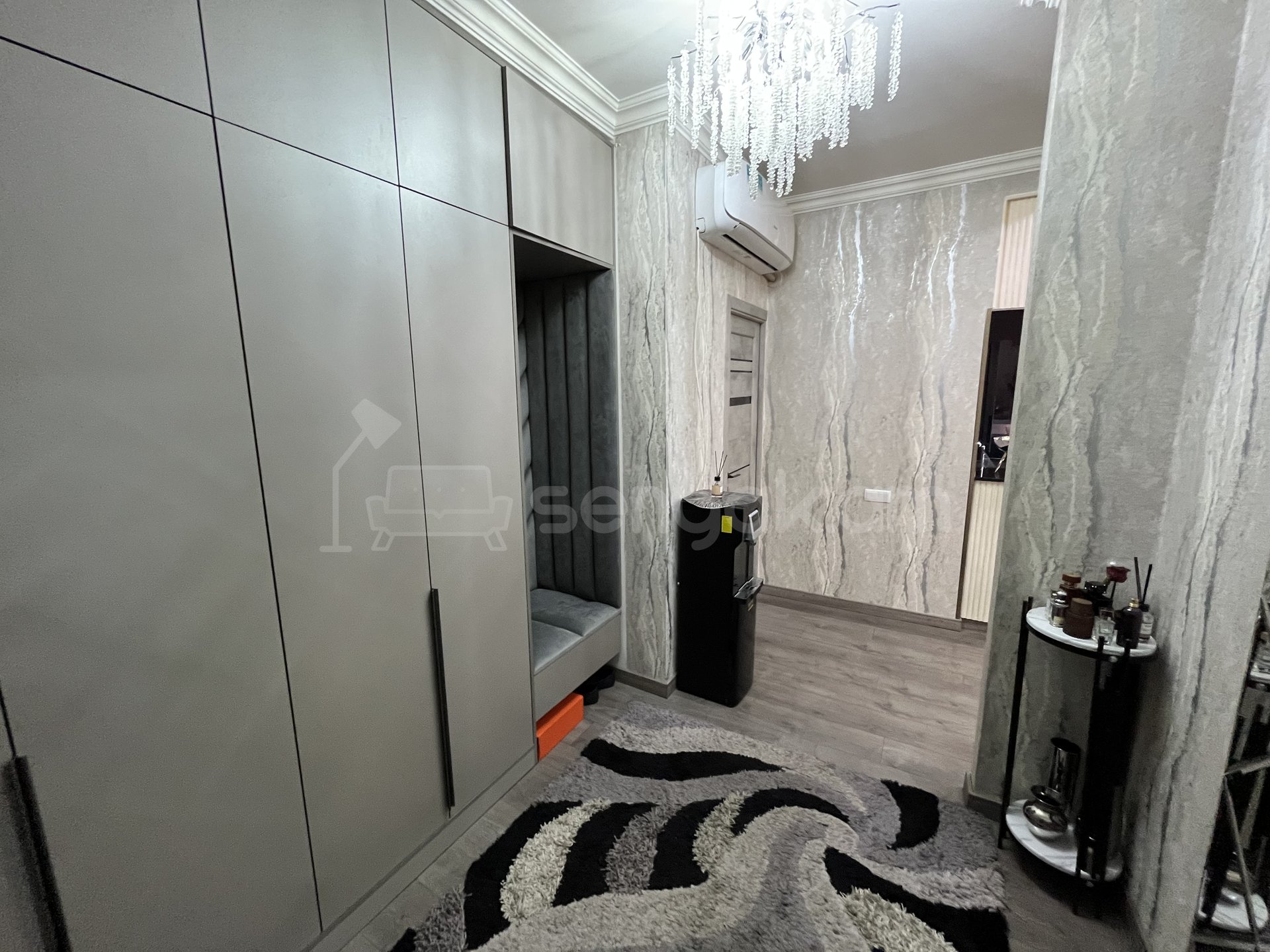 4 Սենյականոց Բնակարան Նորակառույց Քարե Շենքում, 93քմ, 4/5 հարկ, Կապիտալ Վերանորոգված