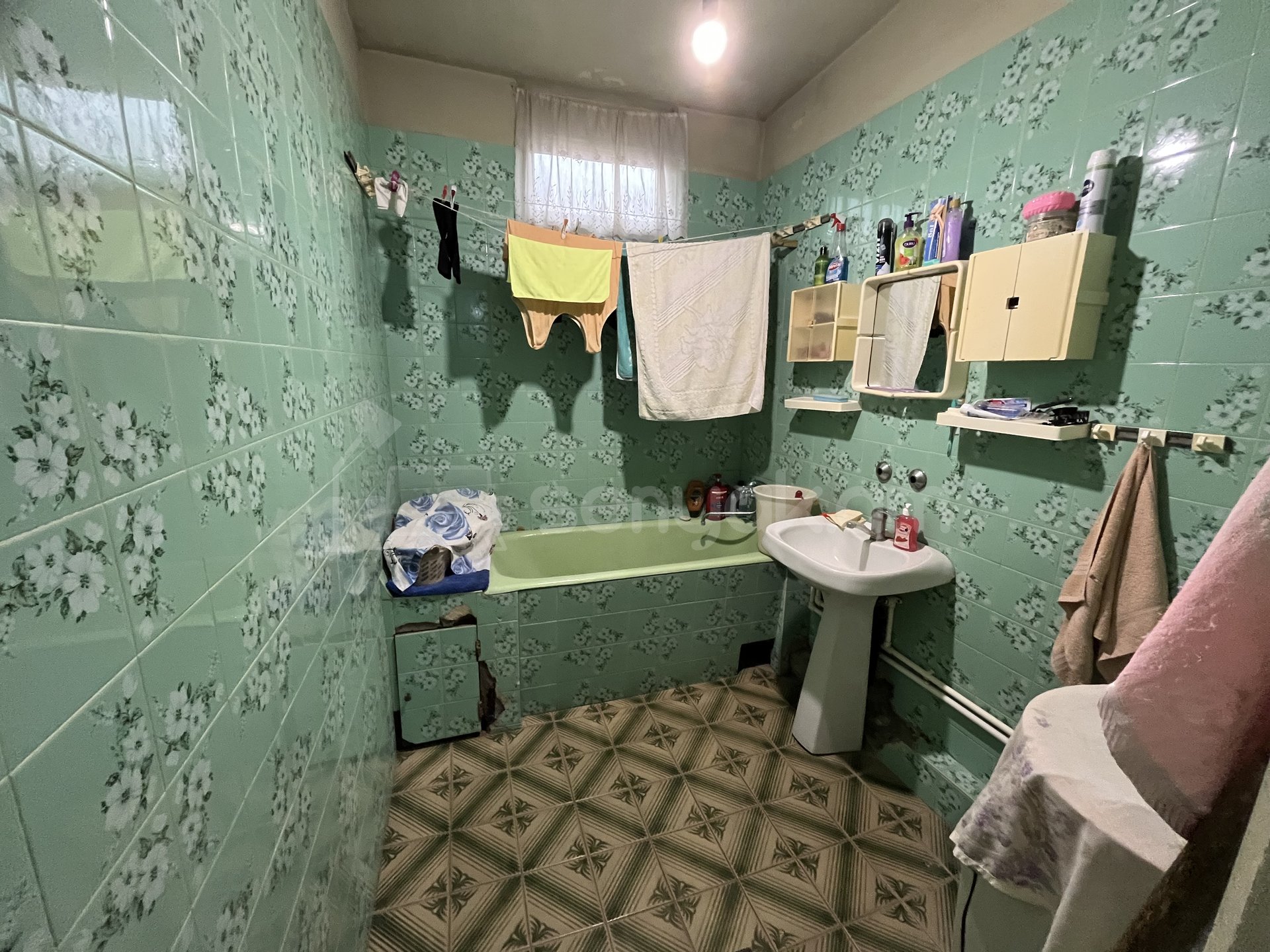 3 Սենյականոց Բնակարան Քարե Շենքում, 85քմ, 3/5 հարկ, Պետական Վիճակում