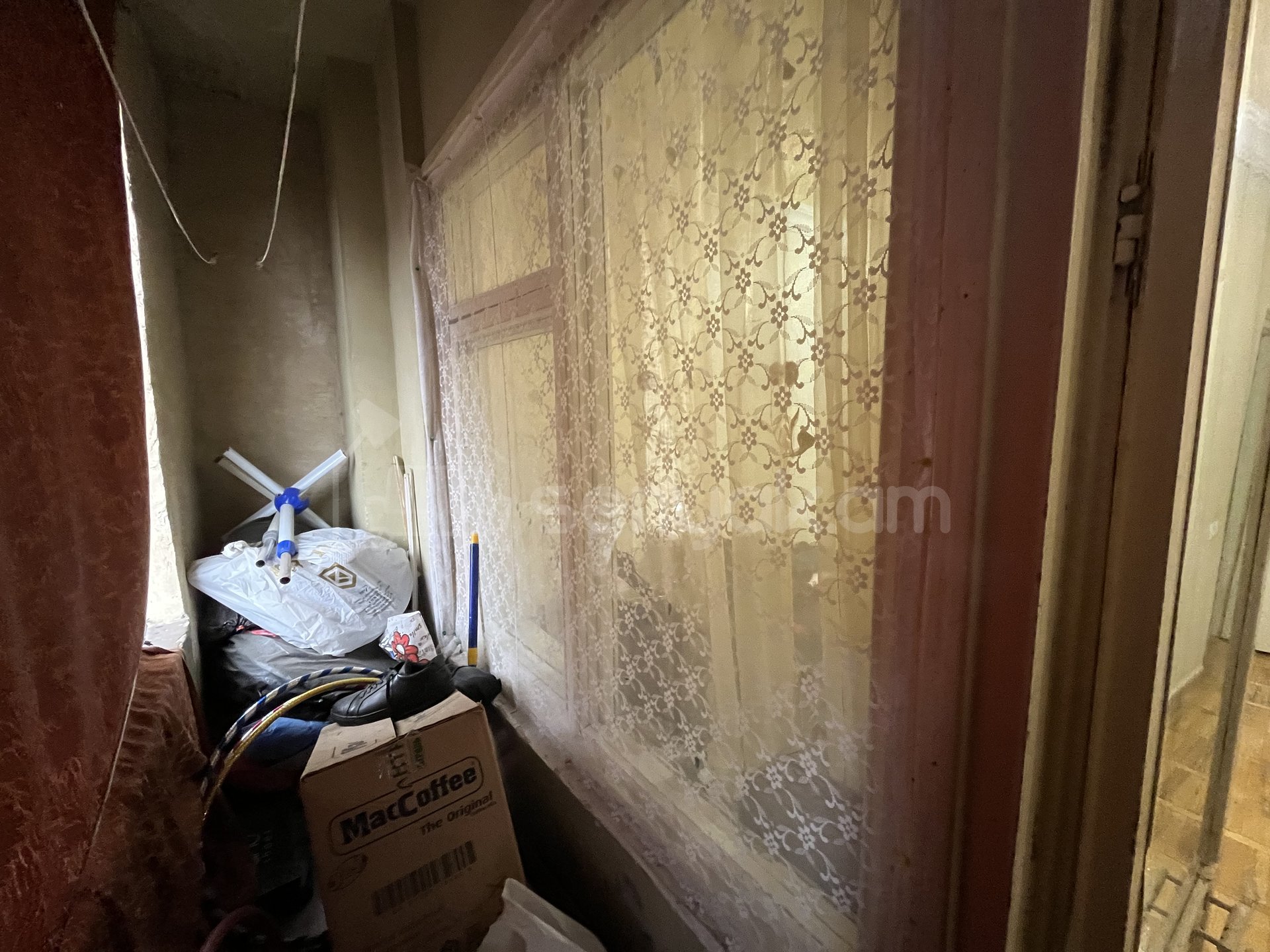 3 Սենյականոց Բնակարան Քարե Շենքում, 85քմ, 3/5 հարկ, Պետական Վիճակում