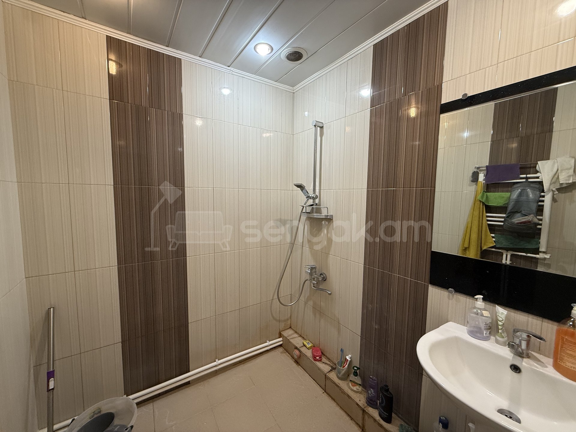 4 Սենյականոց Բնակարան, 88քմ, 4/9 հարկ, Նորմալ Վիճակում