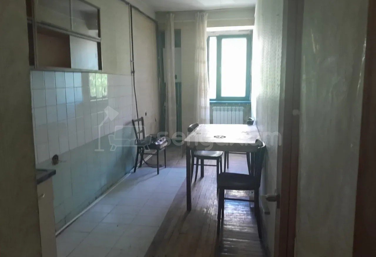 3 Սենյականոց Բնակարան, 96քմ, 3/9 հարկ, Նորմալ Վիճակում