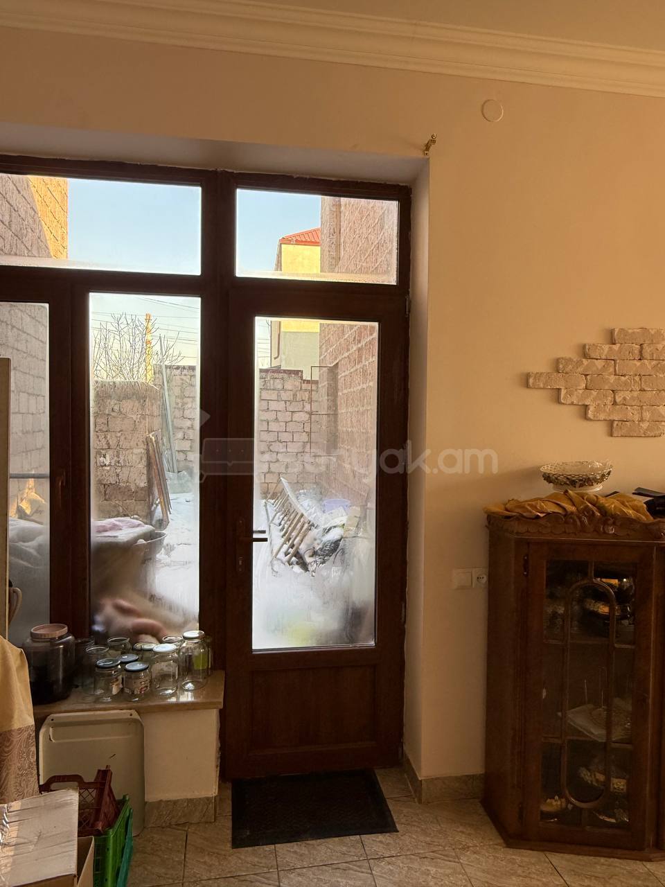 5 Սենյականոց Բնակարան Քարե Շենքում, 256քմ, 2/2 հարկ, Կապիտալ Վերանորոգված