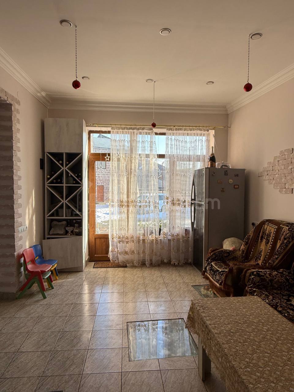 5 Սենյականոց Բնակարան Քարե Շենքում, 256քմ, 2/2 հարկ, Կապիտալ Վերանորոգված