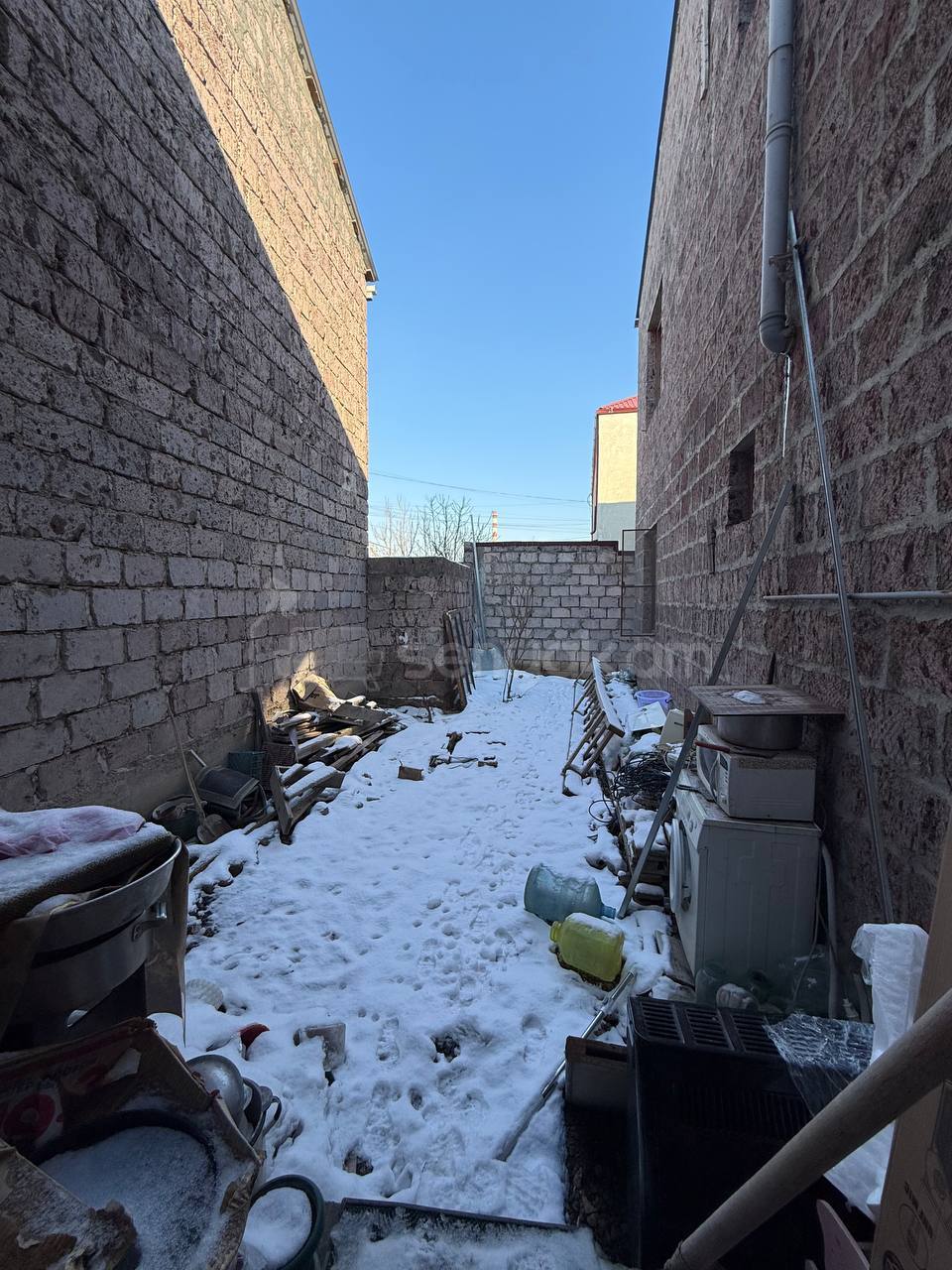 5 Սենյականոց Բնակարան Քարե Շենքում, 256քմ, 2/2 հարկ, Կապիտալ Վերանորոգված