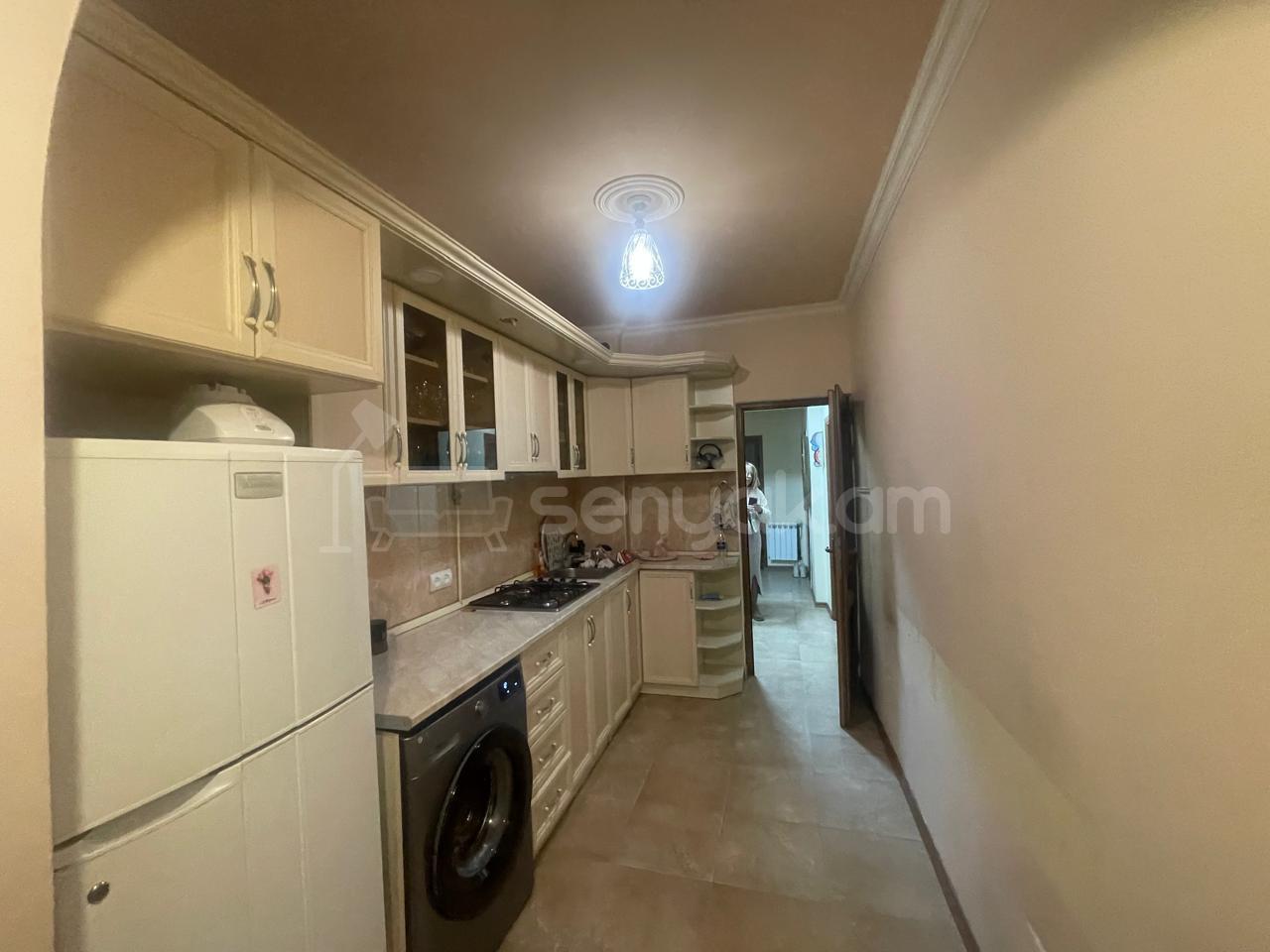 4 Սենյականոց Բնակարան, 80քմ, 1/9 հարկ, Կապիտալ Վերանորոգված