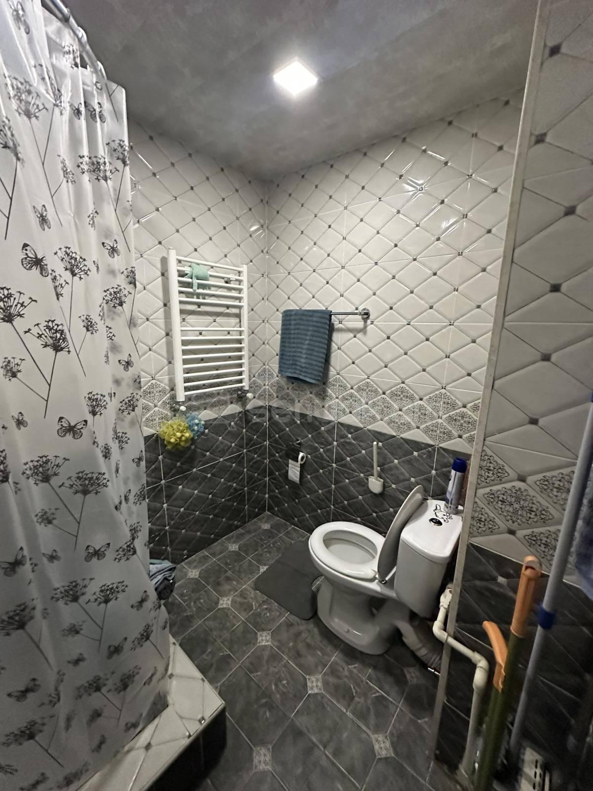 2 Սենյականոց Բնակարան Քարե Շենքում, 44քմ, 5/5 հարկ, Դիզայներական Վերանորոգված, Կահավորված, Արևկող