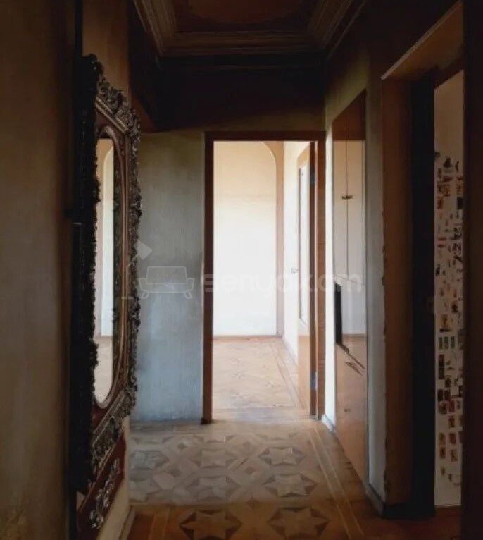 3 Սենյականոց Բնակարան Քարե Շենքում, 80քմ, 3/5 հարկ, Պետական Վիճակում