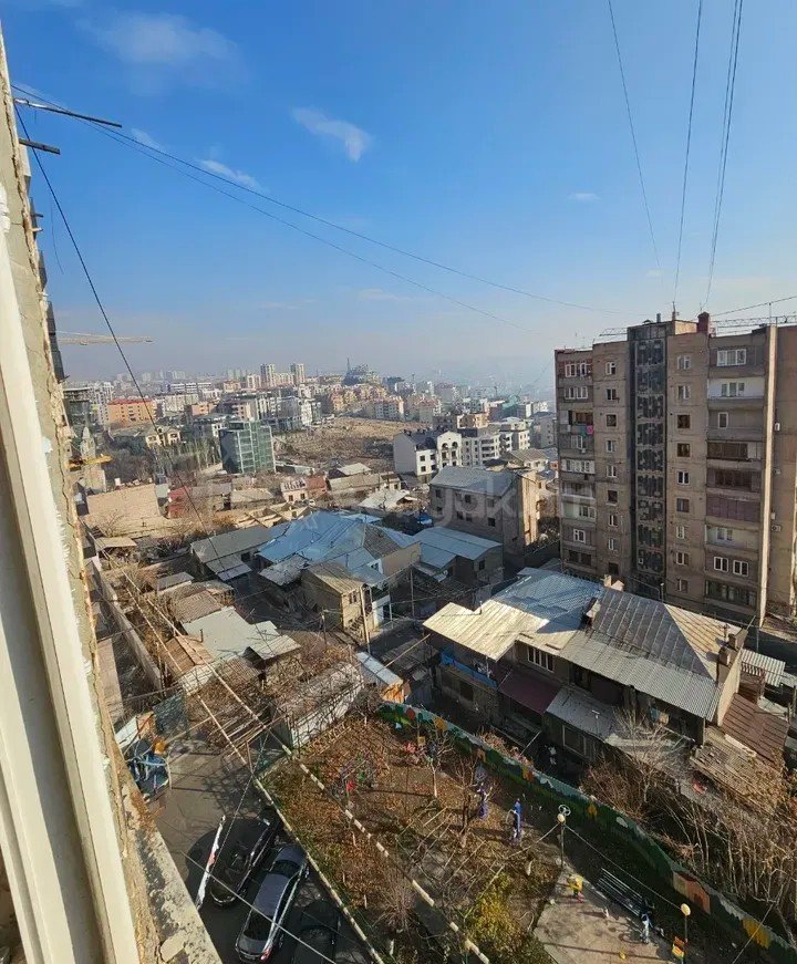 1 Սենյականոց Բնակարան, 42քմ, 8/9 հարկ, Պետական Վիճակում