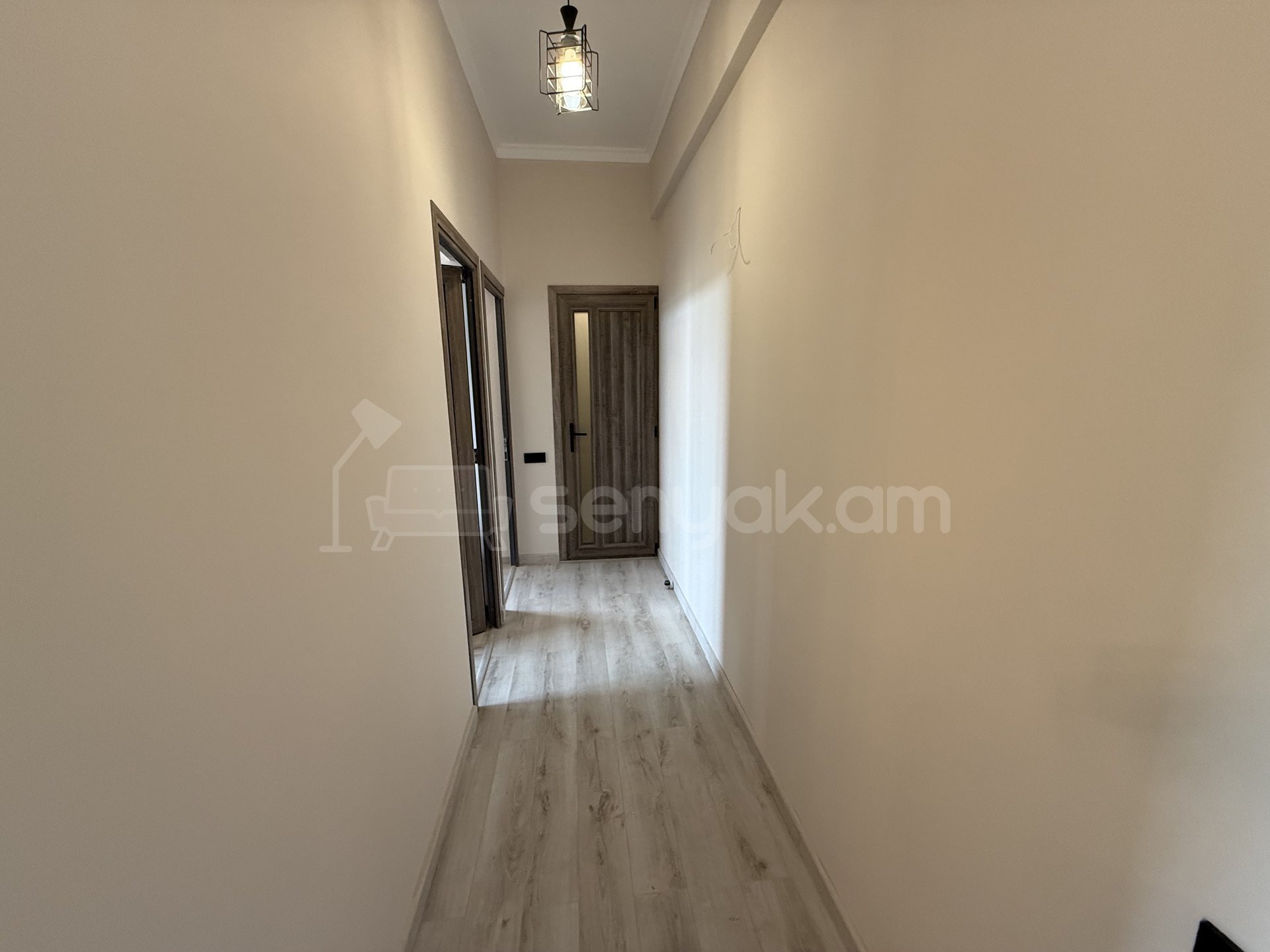 3 Սենյականոց Բնակարան Նորակառույց Քարե Շենքում, 65քմ, 2/5 հարկ, Նորմալ Վիճակում