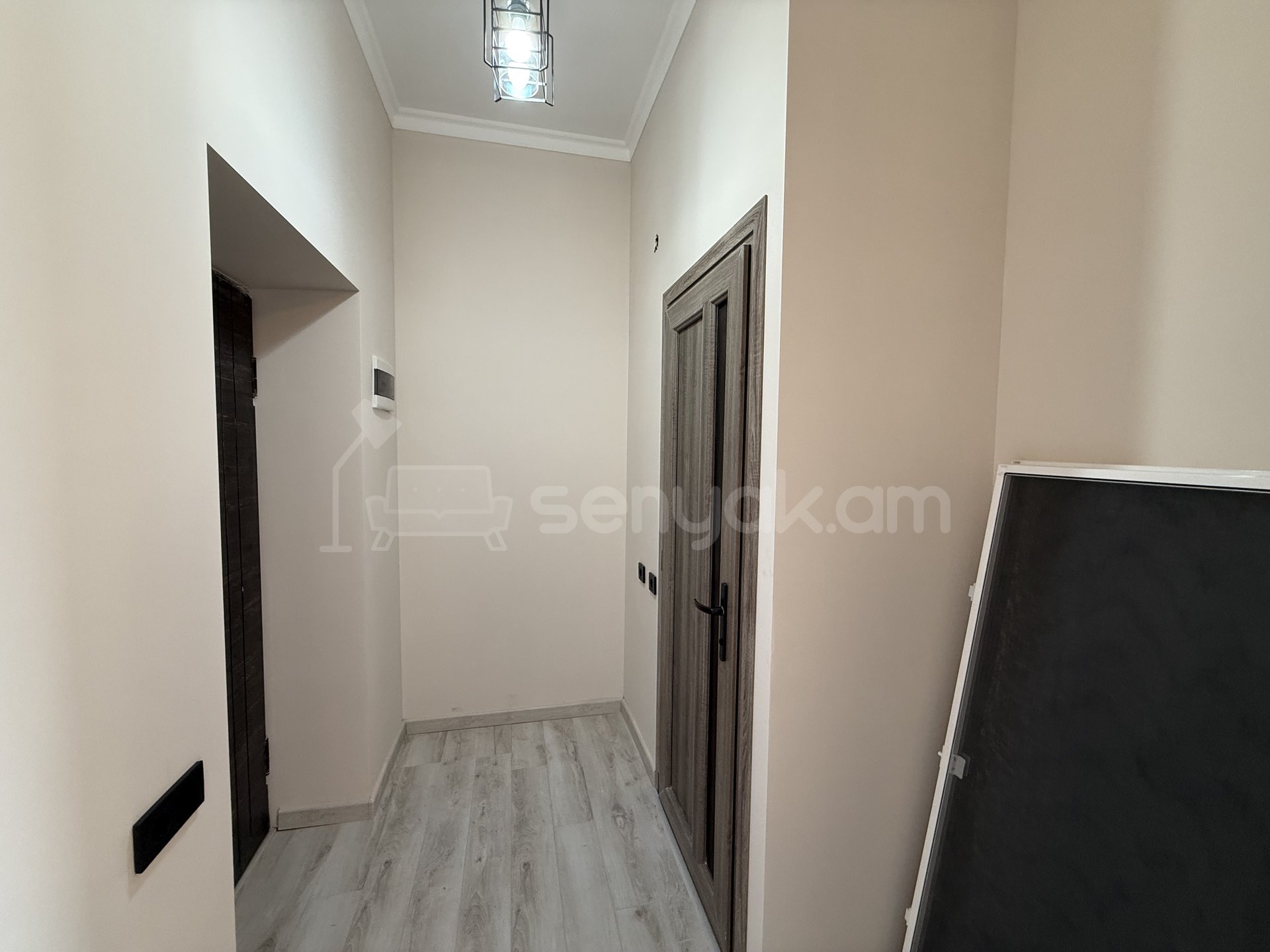 3 Սենյականոց Բնակարան Նորակառույց Քարե Շենքում, 65քմ, 2/5 հարկ, Նորմալ Վիճակում